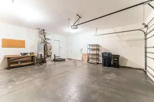 1751 NW Jackpine Ave, Redmond, OR 97756 - Photo 23