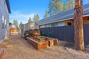 410 S Timber Creek Dr, Sisters, OR 97759 - Photo 39