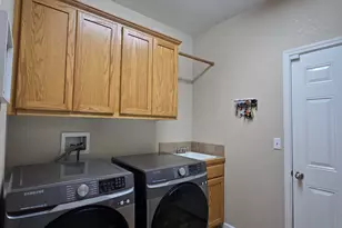 10809 Washburn Way, Klamath Falls, OR 97603 - Photo 13