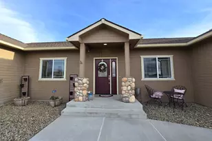 10809 Washburn Way, Klamath Falls, OR 97603 - Photo 3