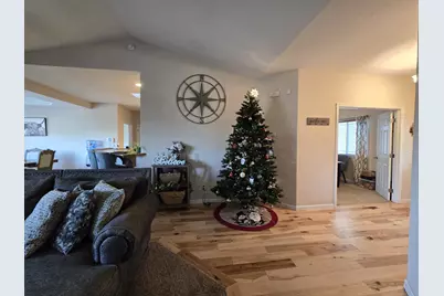 10809 Washburn Way, Klamath Falls, OR 97603 - Photo 5
