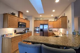 10809 Washburn Way, Klamath Falls, OR 97603 - Photo 9