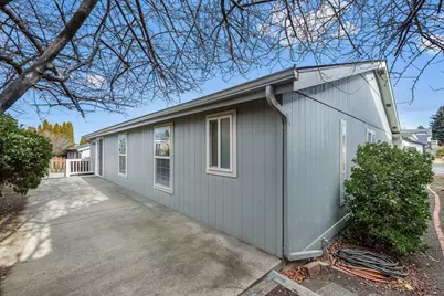 2325 NE Wintergreen Drive, Bend, OR 97701 - Photo 39