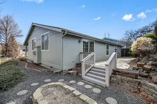 2325 NE Wintergreen Dr, Bend, OR 97701 - Photo 37