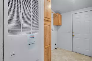 2325 NE Wintergreen Dr, Bend, OR 97701 - Photo 35