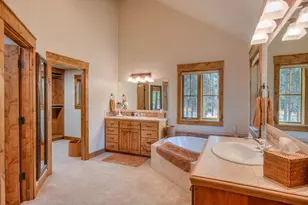 56770 Nest Pine Dr, Bend, OR 97707 - Photo 23