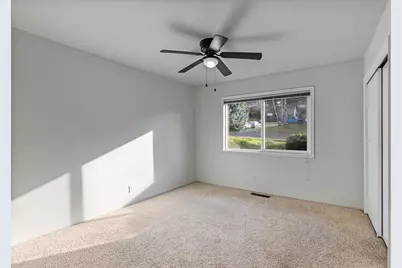 2381 Brentwood Street, Medford, OR 97504 - Photo 17