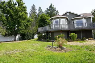 212 Wagon Wheel Dr, Grants Pass, OR 97527 - Photo 3