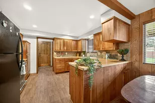 704 NW Sandy Dr, Grants Pass, OR 97526 - Photo 17