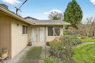 704 NW Sandy Dr, Grants Pass, OR 97526 - Photo 43