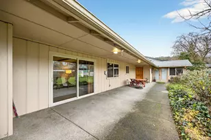 704 NW Sandy Dr, Grants Pass, OR 97526 - Photo 41