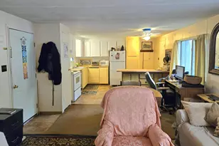 139 S Sawyer Ave, Cave Junction, OR 97523 - Photo 9