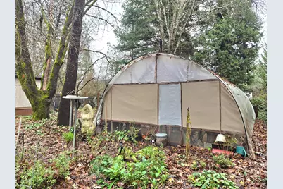 139 S Sawyer Avenue, Cave Junction, OR 97523 - Photo 33