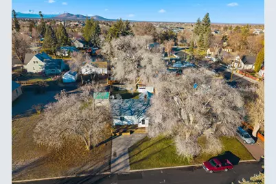 425 SW 12th Street, Redmond, OR 97756 - Photo 25