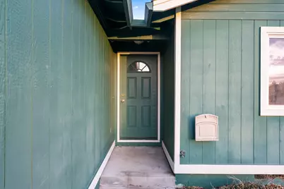 250 Tierra Circle, Eagle Point, OR 97524 - Photo 3