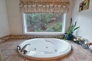 301 Leeannas Way, Shady Cove, OR 97539 - Photo 23