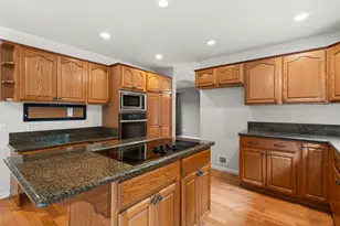 301 Leeannas Way, Shady Cove, OR 97539 - Photo 11