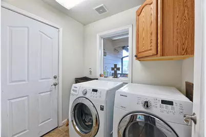 301 Leeannas Way, Shady Cove, OR 97539 - Photo 15