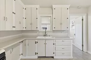 420 SW Burgess St, Grants Pass, OR 97526 - Photo 9