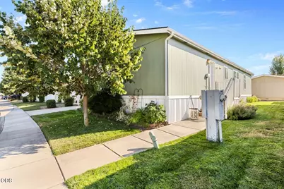 10 E South Stage Road #SPC 305, Medford, OR 97501 - Photo 3
