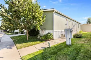 10 E South Stage Rd, Medford, OR 97501 - Photo 3