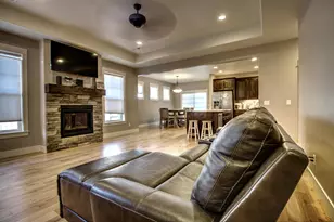 3835 Creek Mont Dr, Medford, OR 97504 - Photo 13