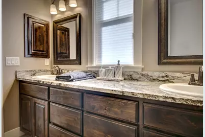 3835 Creek Mont Drive, Medford, OR 97504 - Photo 9