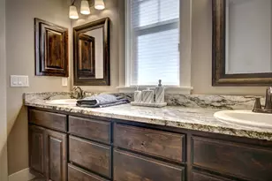 3835 Creek Mont Dr, Medford, OR 97504 - Photo 9