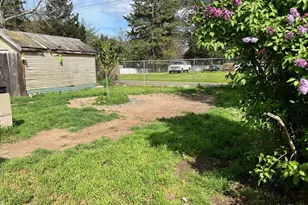 1246 N Second Ave, Gold Hill, OR 97525 - Photo 7