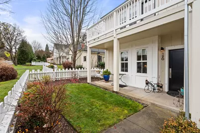 515 G Street #APT 120, Jacksonville, OR 97530 - Photo 5