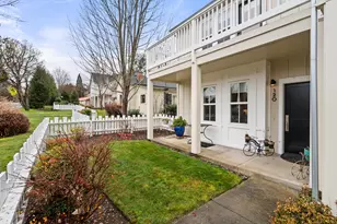 515 G St, Jacksonville, OR 97530 - Photo 5