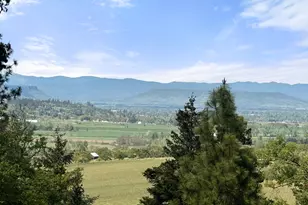 70 Vineyard Vw Cir, Medford, OR 97501 - Photo 1