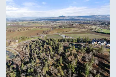 70 Vineyard View Circle, Medford, OR 97501 - Photo 17