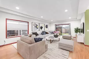 827 Isherwood Dr, Central Point, OR 97502 - Photo 5