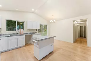600 Slagle Creek Rd, Grants Pass, OR 97527 - Photo 9