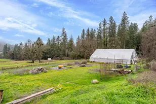 600 Slagle Creek Rd, Grants Pass, OR 97527 - Photo 5