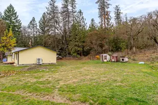 600 Slagle Creek Rd, Grants Pass, OR 97527 - Photo 25