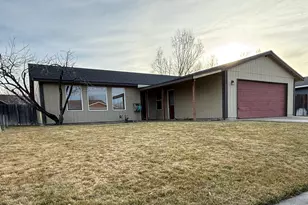 1552 NE Deedie Ct, Prineville, OR 97754 - Photo 3