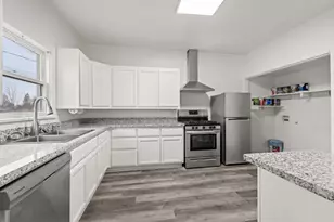 2772 Merriman Rd, Medford, OR 97501 - Photo 7