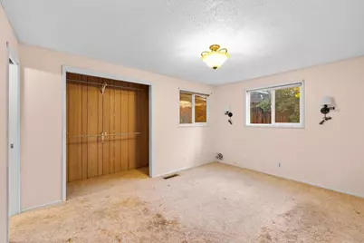 1602 Gayety Lane, Medford, OR 97504 - Photo 17