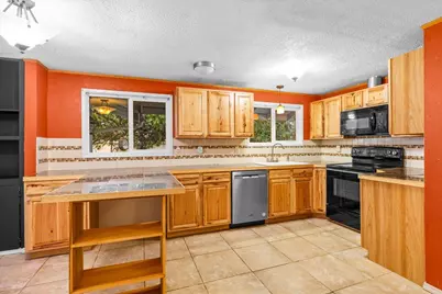 1602 Gayety Lane, Medford, OR 97504 - Photo 9