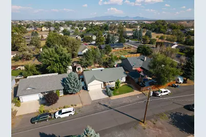 2240 SW 24th Street, Redmond, OR 97756 - Photo 27