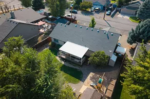 2240 SW 24th St, Redmond, OR 97756 - Photo 29