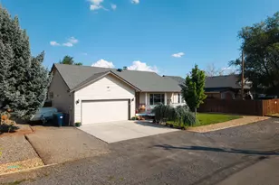 2240 SW 24th St, Redmond, OR 97756 - Photo 33