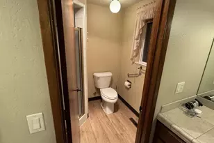 148 Westwood Dr, Grants Pass, OR 97527 - Photo 9