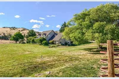 2101 Dead Indian Memorial Road, Ashland, OR 97520 - Photo 31