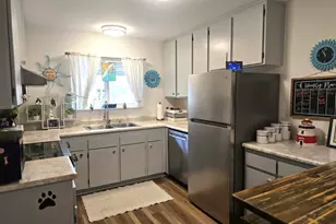 243 Shadowbrook Dr, Cave Junction, OR 97523 - Photo 3