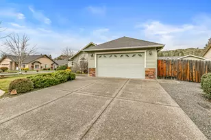 2092 SW Frd St, Grants Pass, OR 97526 - Photo 7