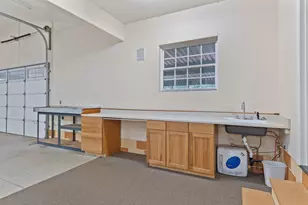 337 Daleo Dr, Grants Pass, OR 97527 - Photo 37