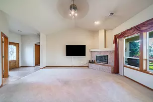 3418 Blue Blossom Dr, Medford, OR 97504 - Photo 9